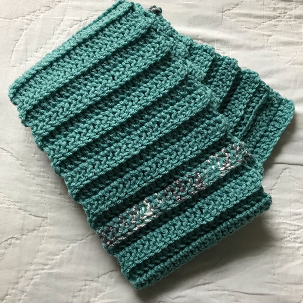 Crocheted Ribbed Scarf - Picture 5 of 6